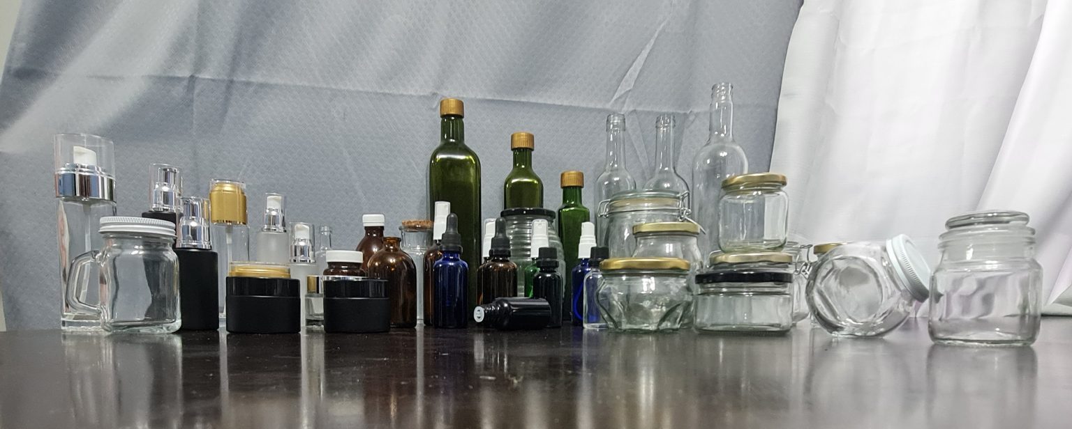 Selección de envases nacionales e importados de Portmon
